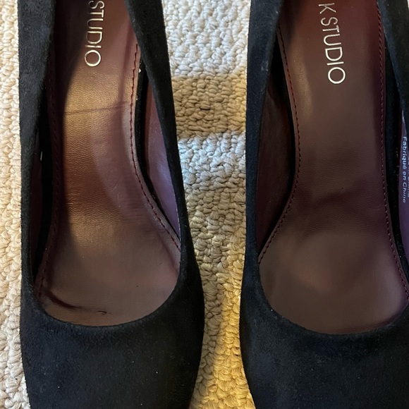 Globo K Studio Black Velet chunky heels Size 7 - Picture 3 of 7
